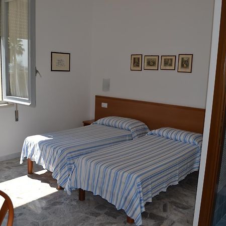 Albergo Quaglia Roseto Degli Abruzzi Buitenkant foto